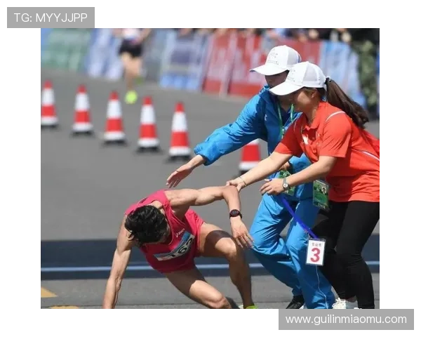 重庆马拉松三跑者猝倒身亡真相