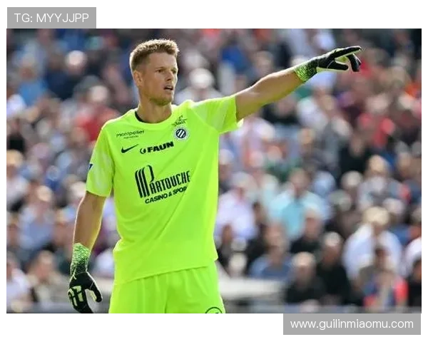 官方勒沃库森租借门兴门将奥姆林